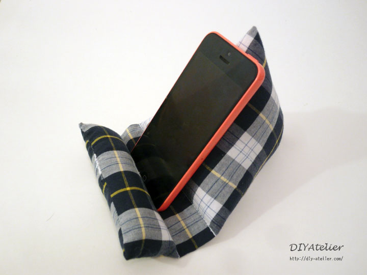 pyramide_iphone_stand1_1